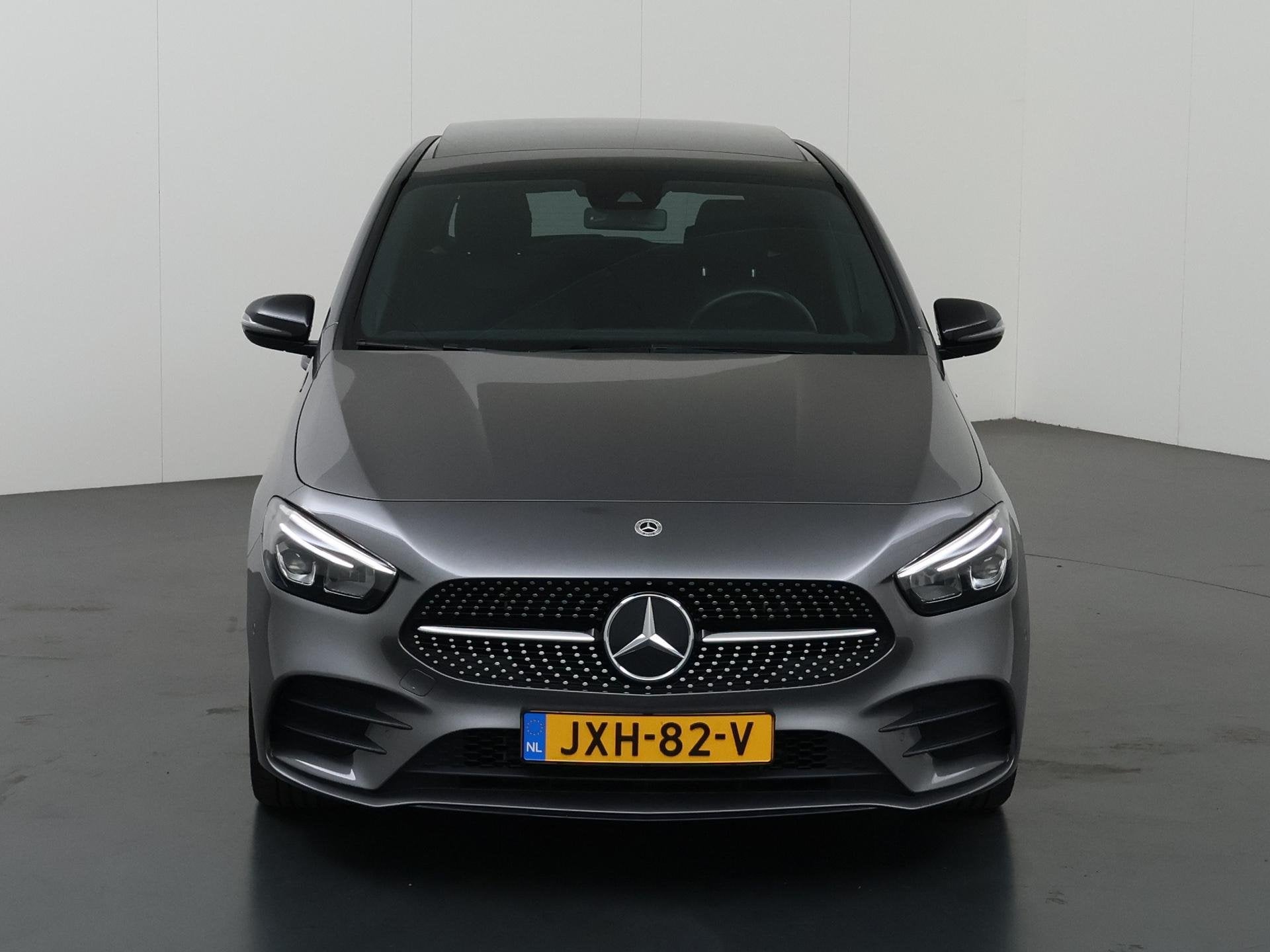 Mercedes-Benz B-klasse 250 e AMG Line | Panoramadak | Night, Gebruikt, 4 cilinders, 16 kWh, Leder en Stof