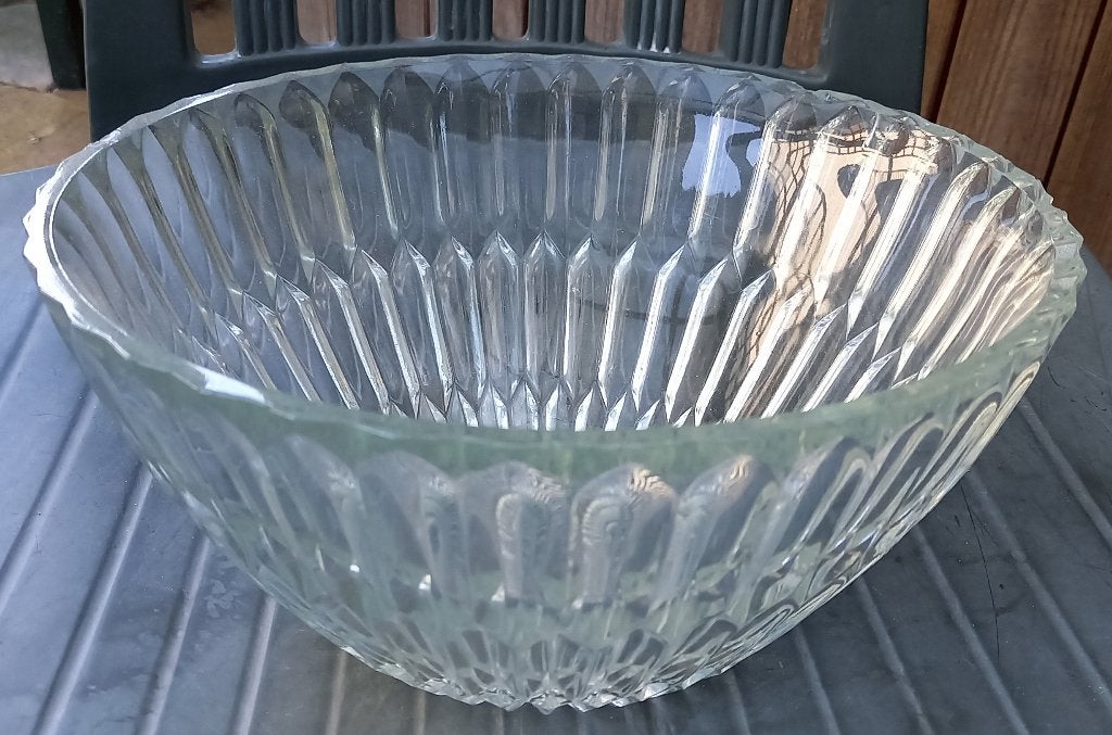 Grote glazen / kristallen schaal, nieuwstaat, Antiek en Kunst, Antiek | Schalen, Ophalen of Verzenden