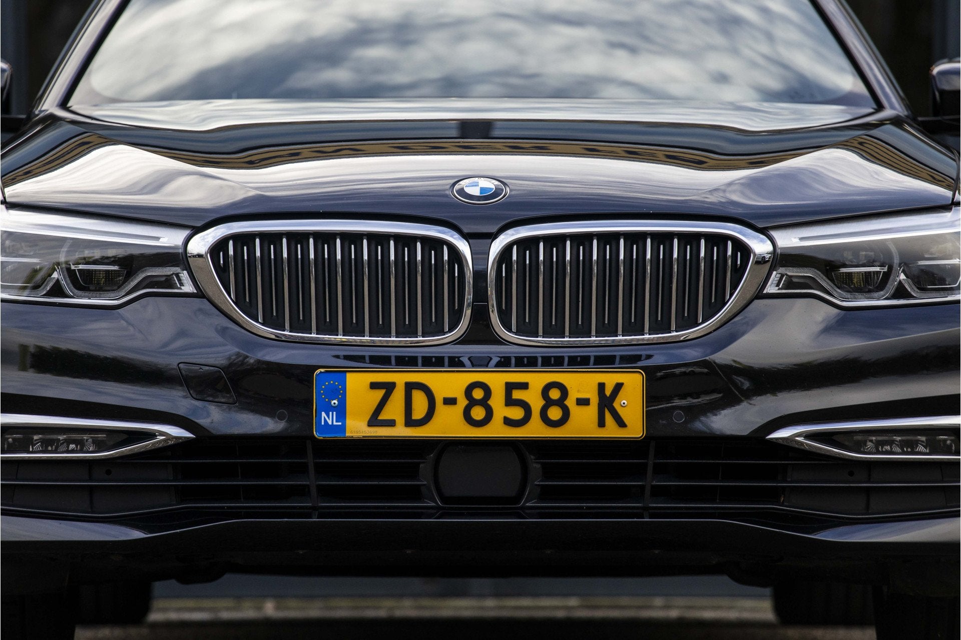 Foto 3 van BMW 5 Serie Touring 520i High Executive