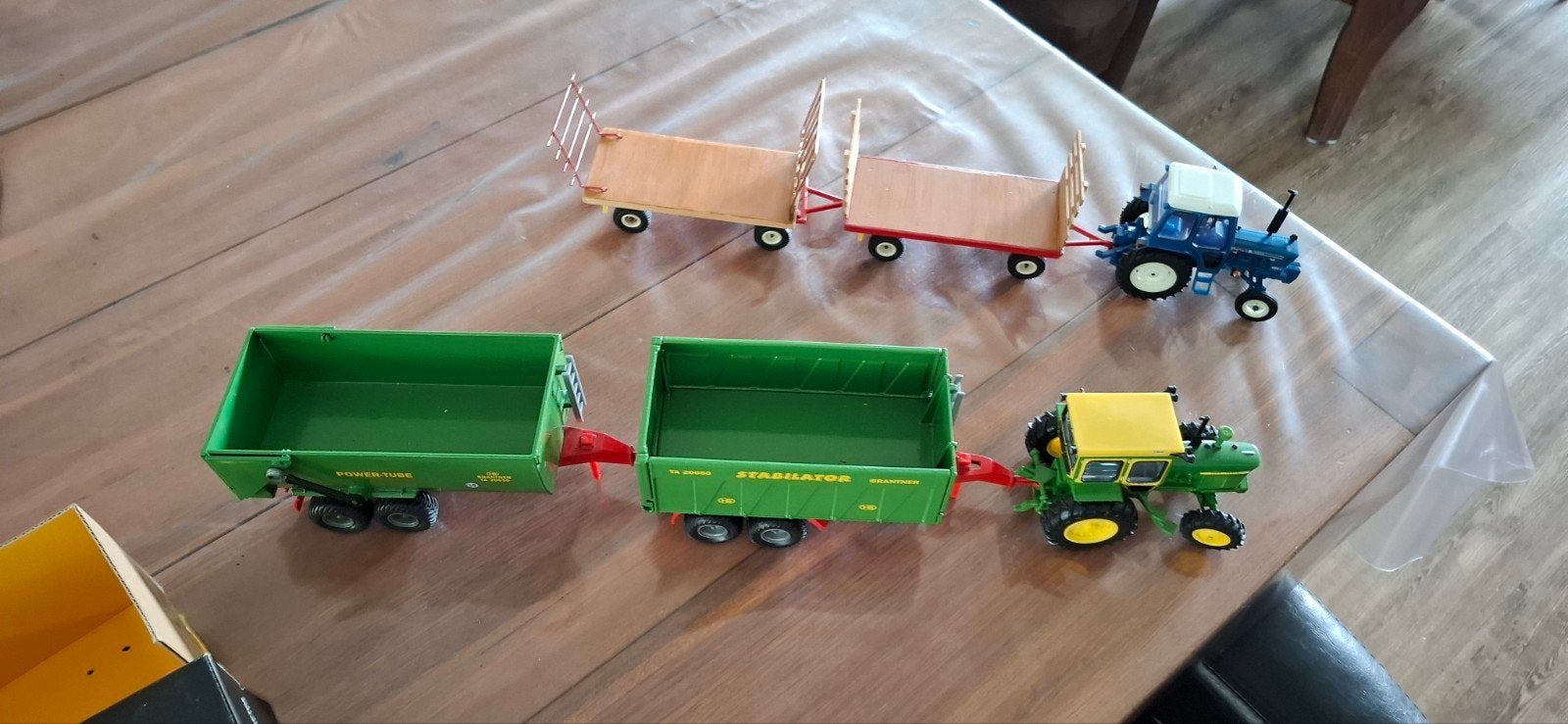 john Deere en 2 wagens, Ophalen of Verzenden, Tractor of Landbouw, Overige merken