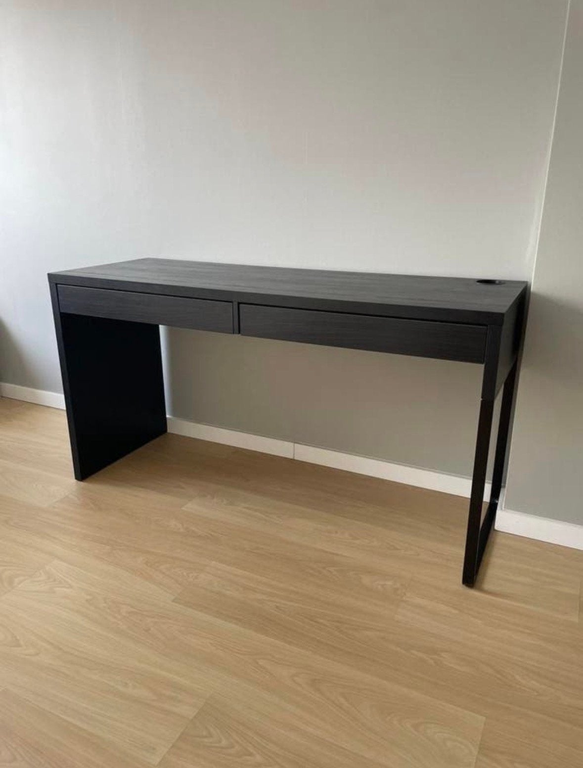 IKEA Micke bureau zwart bruin - dubbele lade, Ophalen, Zwart, Hout, Kabelgoot