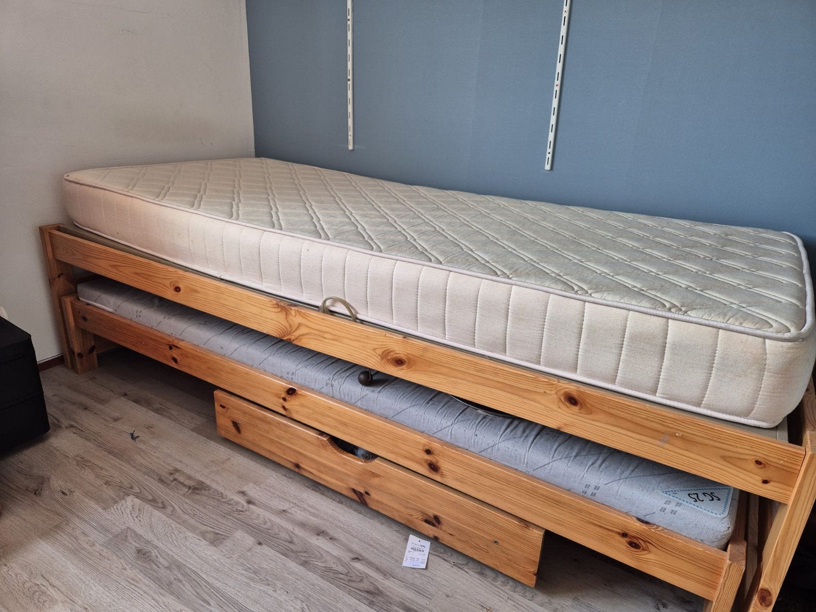 Eenpersoonsbed met uitschuifbaar logeerbed, Ophalen, Gebruikt, 90 cm, Eenpersoons