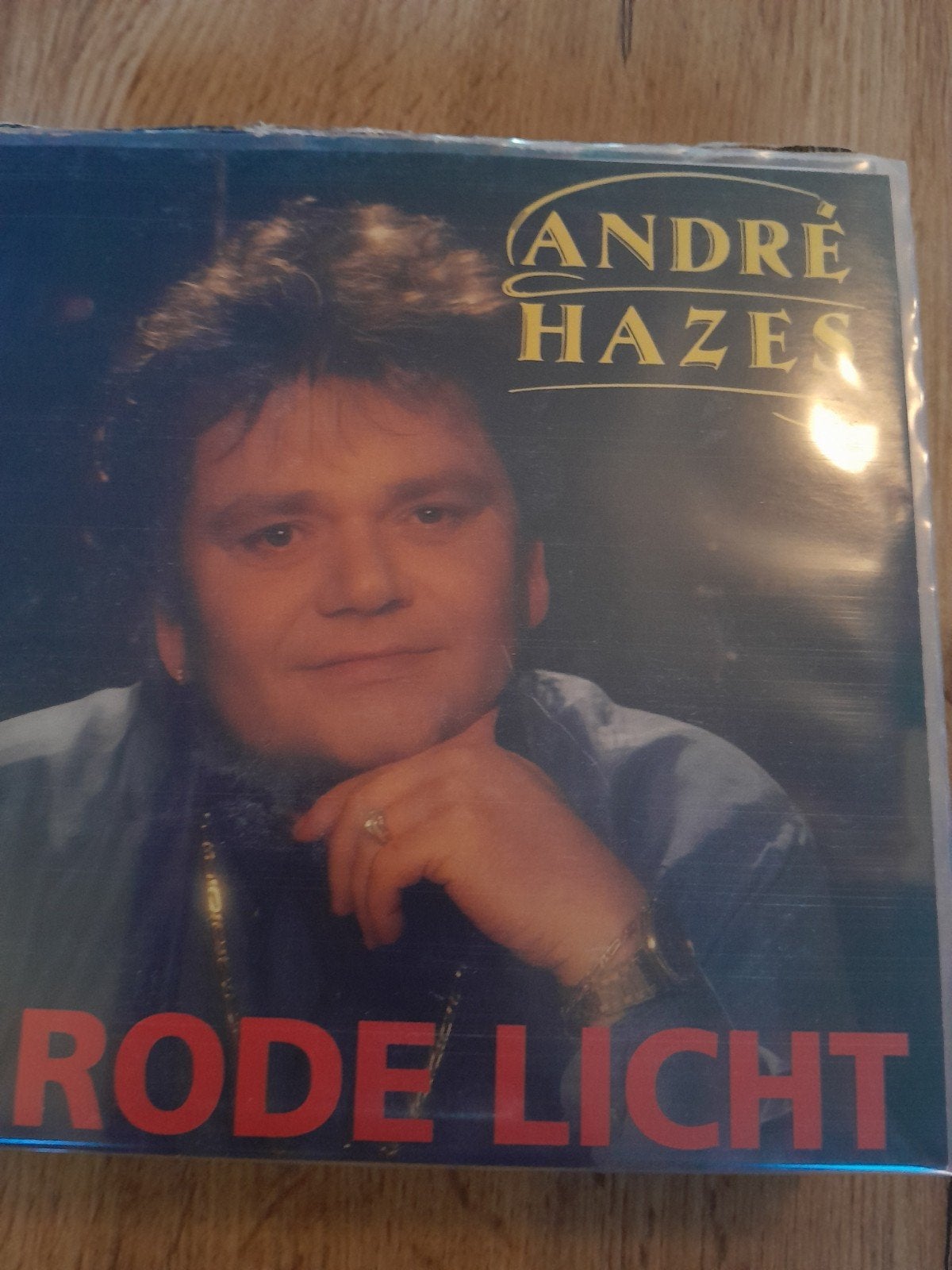 Andre hazes 7inch, t rode licht, Ophalen of Verzenden, Zo goed als nieuw, Levenslied of Smartlap