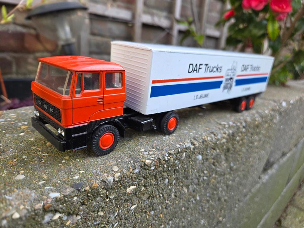 Liontoys Daf 2800 Le Jeune, Hobby en Vrije tijd, Modelauto's | 1:50, Ophalen of Verzenden, Zo goed als nieuw, Bus of Vrachtwagen
