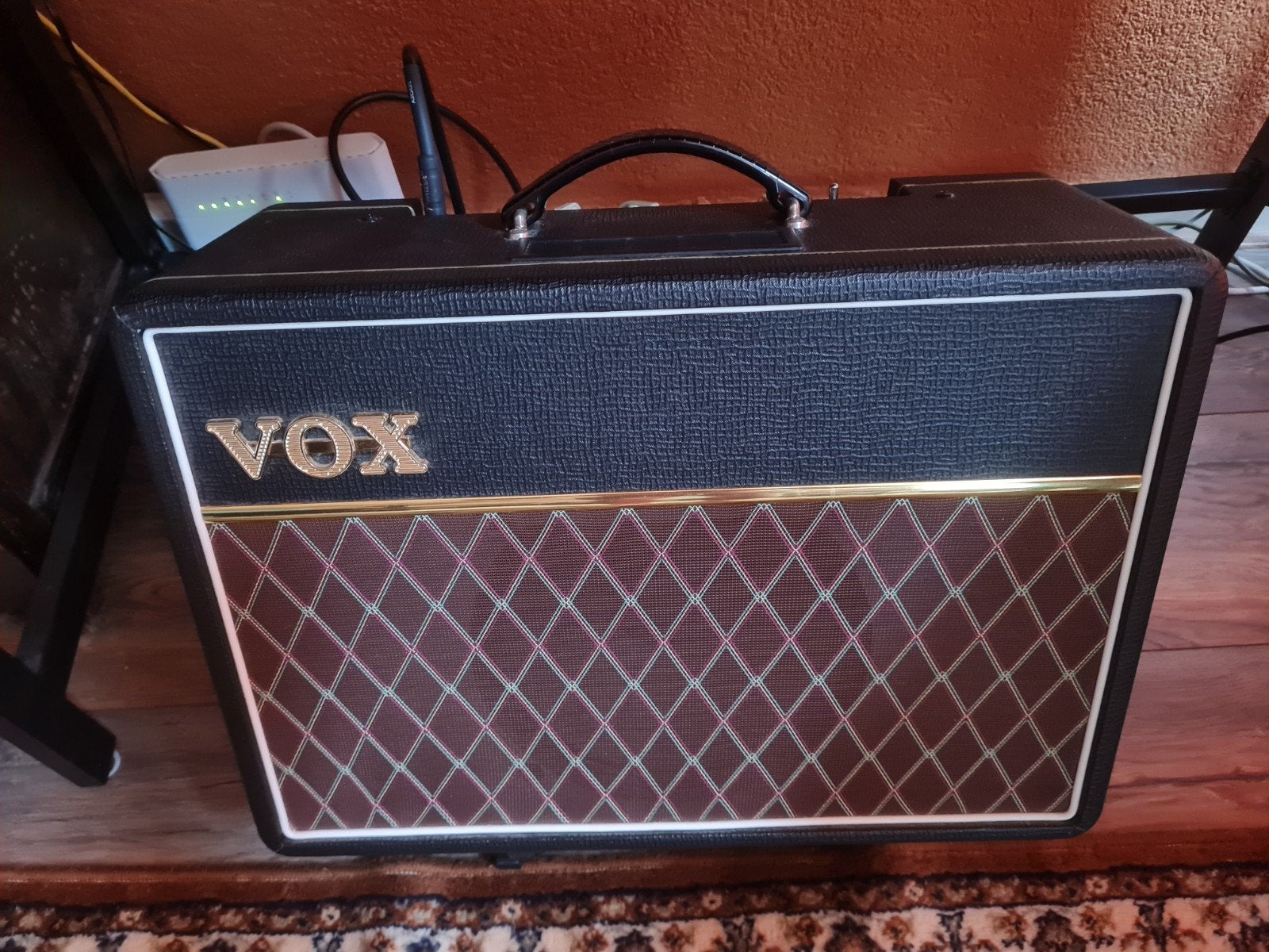 Vox AC10C1 Buizenversterker + Stagg Versterkerstandaard – Ui, Muziek en Instrumenten, Versterkers | Bas en Gitaar, Ophalen, Zo goed als nieuw