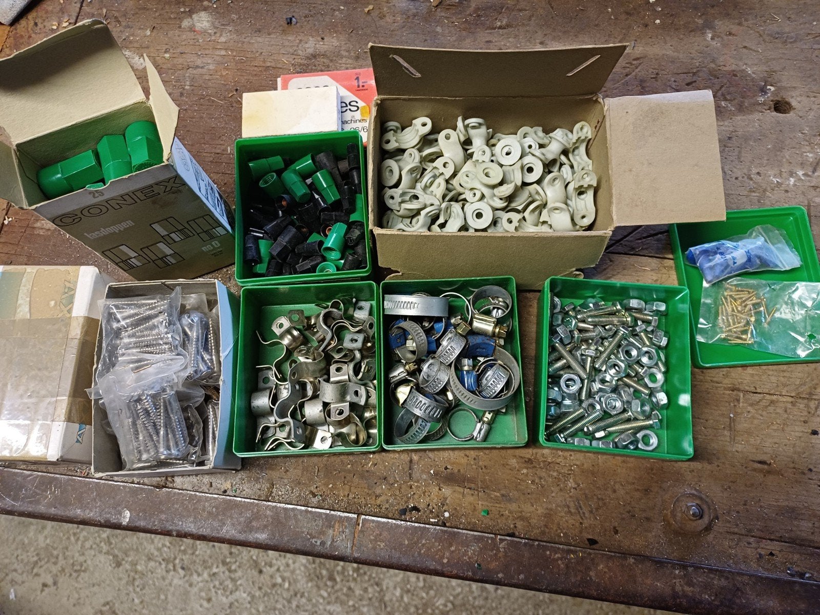 Diverse bevestigingsmaterialen: schroeven, pluggen, klemmen, Ophalen of Verzenden, Gebruikt, Minder dan 50 mm, Overige typen
