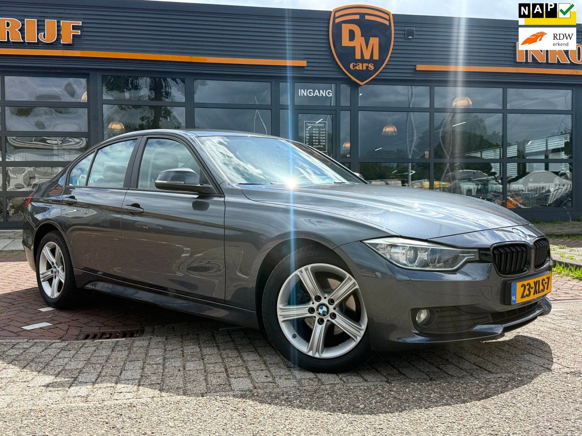BMW 3-serie 320i High Executive | Automaat | Navi | Cruise |, Auto's, Automaat, Euro 5, Achterwielaandrijving, Gebruikt