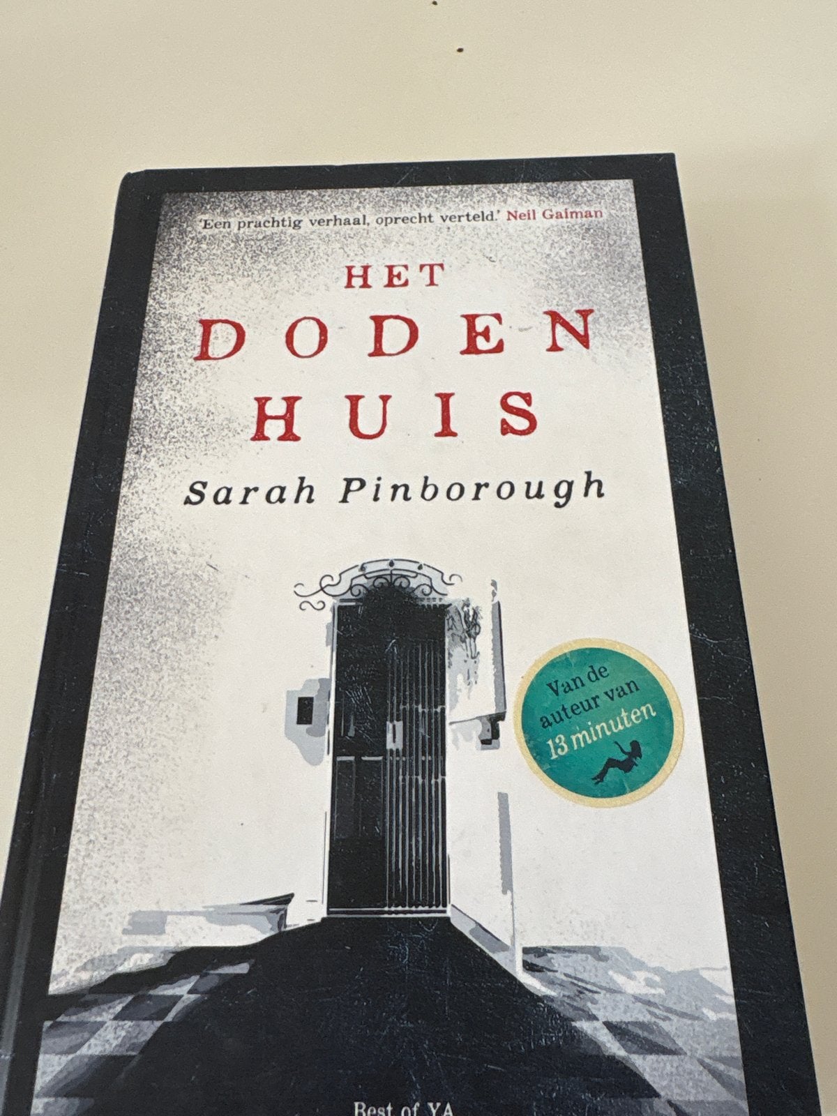 Sarah Pinborough - Het dodenhuis, Ophalen of Verzenden, Zo goed als nieuw, Sarah Pinborough