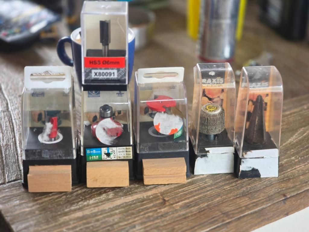 Diverse freesbits en bovenfrees accessoires, Ophalen of Verzenden, Gebruikt, Bovenfrees, Diverse (o.a. Praxis)