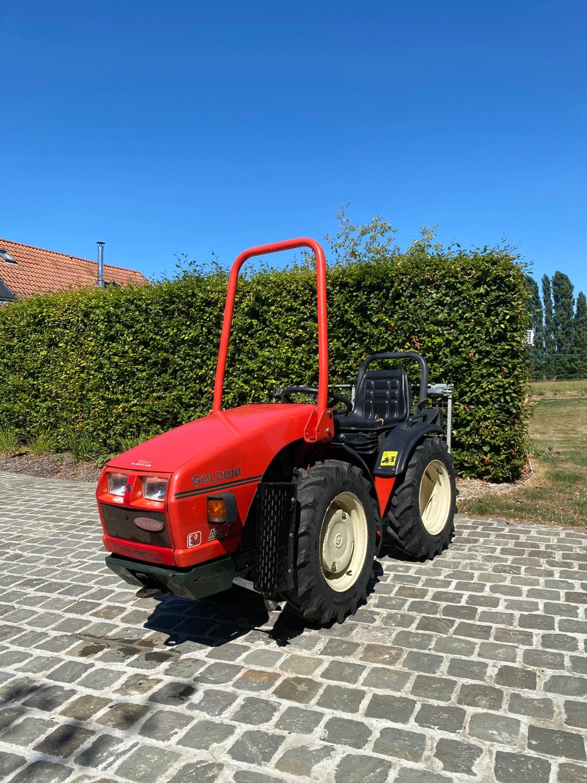 Goldoni Base 20 Kniktractor, Ophalen