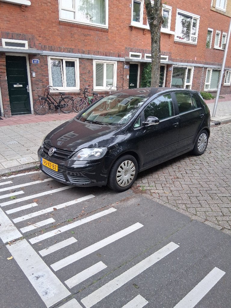 Volkswagen Golf Plus 1.4 16V 59KW 2007 Zwart, Auto's, Dealer onderhouden, Stof, 680 kg, 4 cilinders