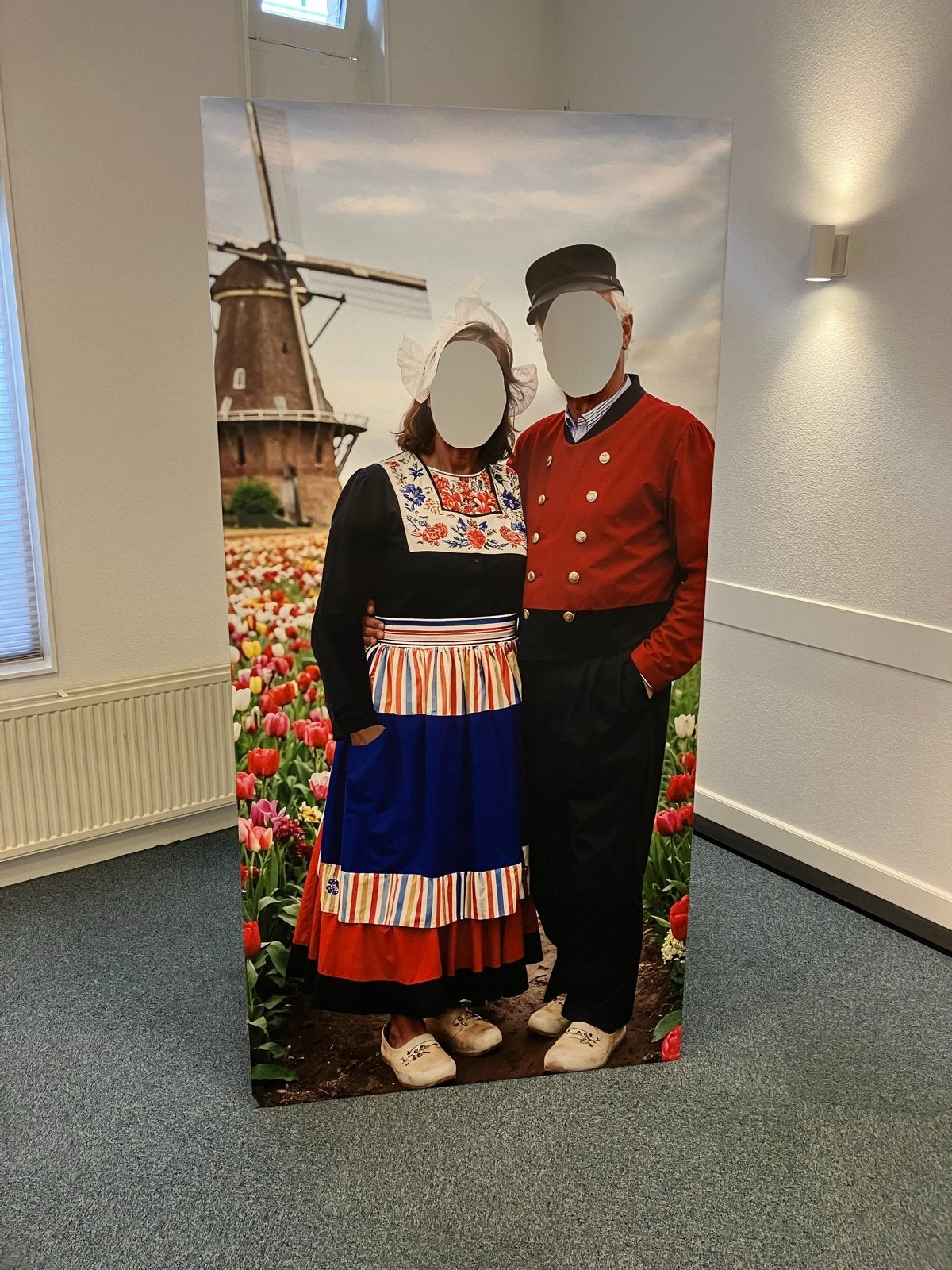 Spandoek Klederdracht voor leuke foto's, Ophalen of Verzenden, Zo goed als nieuw, Feestartikel, Overige