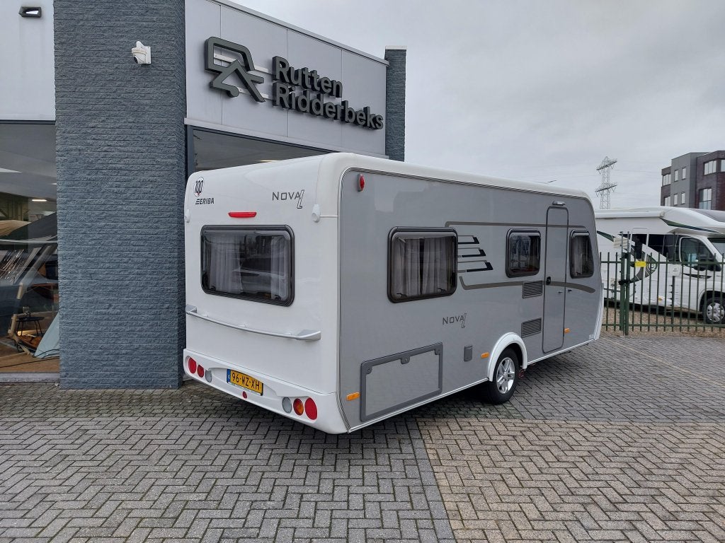 Eriba Nova Light 442, Standaardzit, Fietsenrek, Bedrijf, Tot en met 3