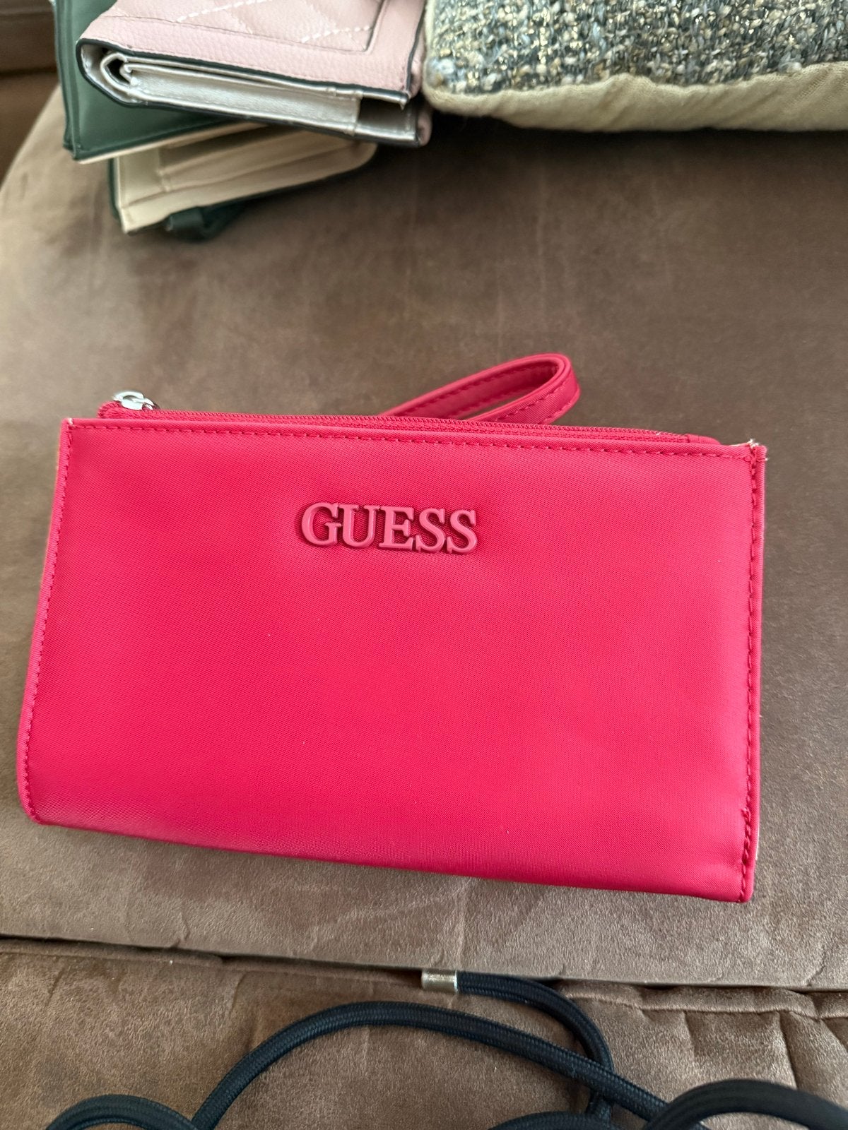 Guess rode wristlet, Sieraden, Tassen en Uiterlijk, Portemonnees, Ophalen of Verzenden, Zo goed als nieuw, Rood, Guess