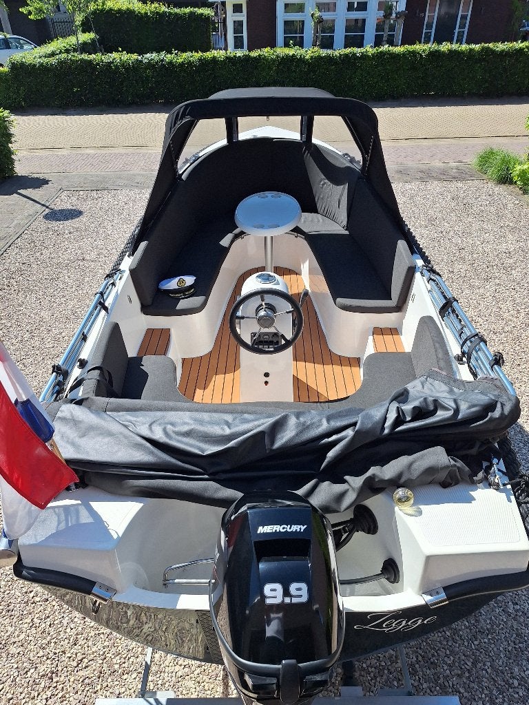 Gentle 450 sloep met Mercury 9.9 PK + trailer = vaarklaar!, Watersport en Boten, Sloepen, 10 pk, 5 m, Zo goed als nieuw, 2 m