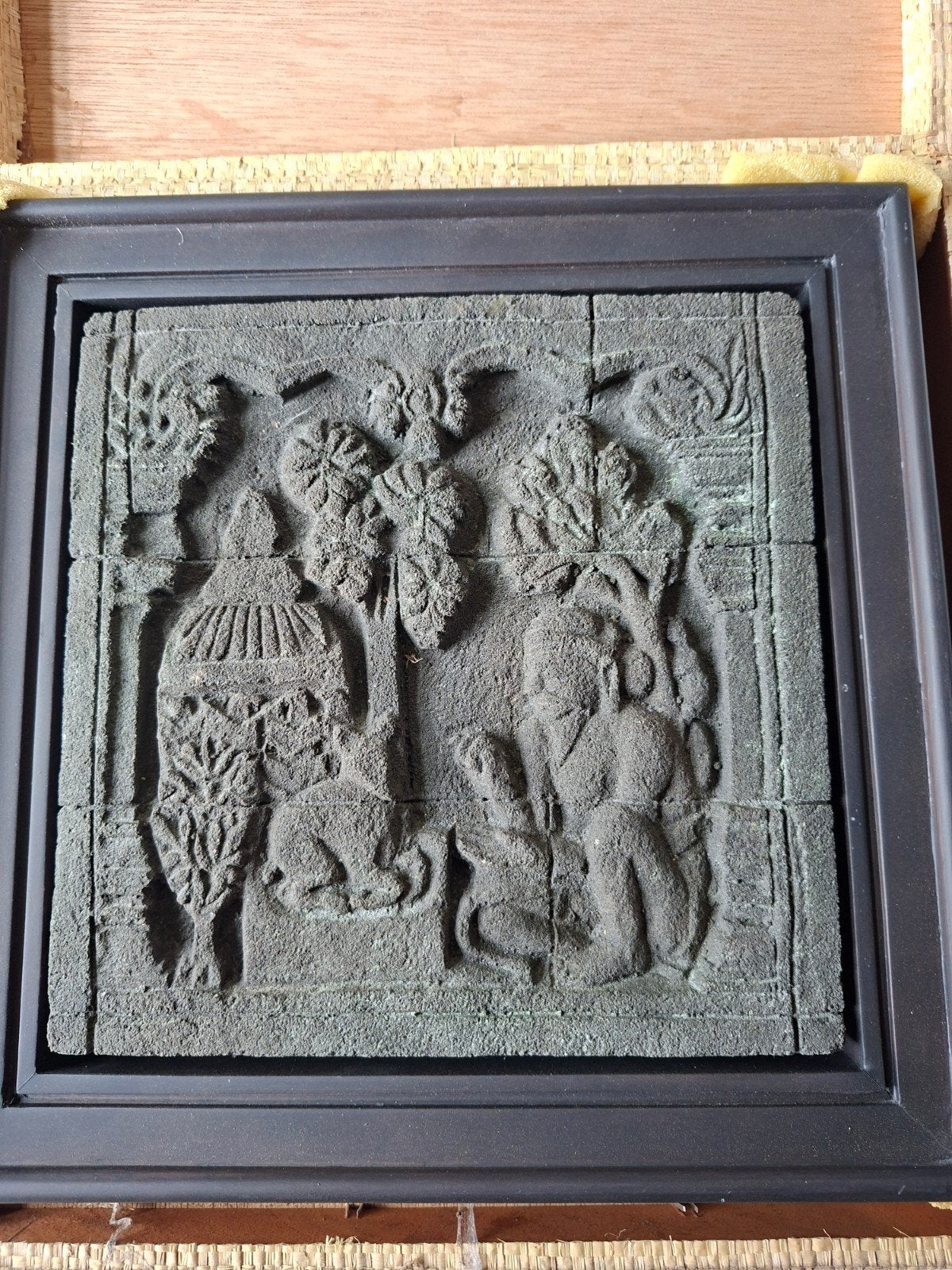 Replica stenen reliëfpaneel Borobudur tempel Java, Ophalen