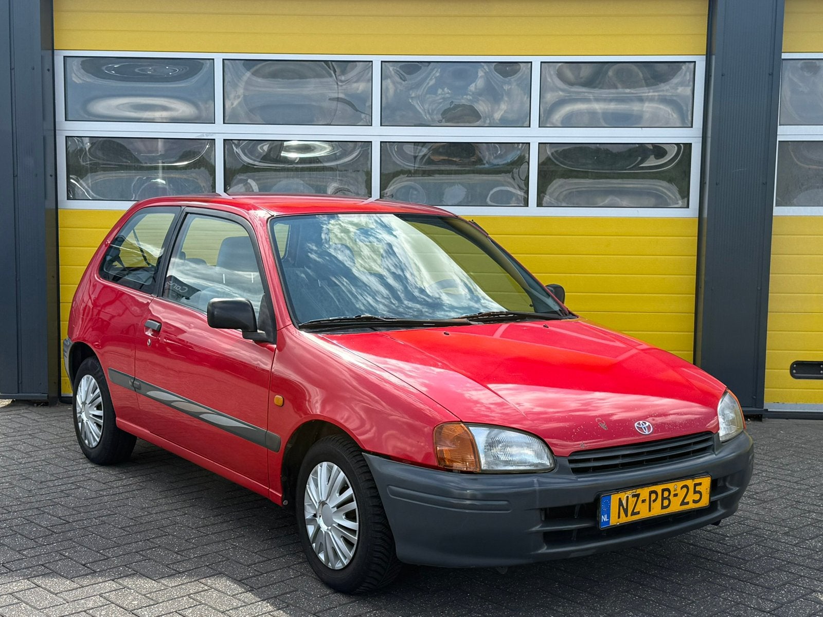 Toyota Starlet 1.3 16V Automaat, Auto's, 4 cilinders, Starlet, 400 kg, Bluetooth