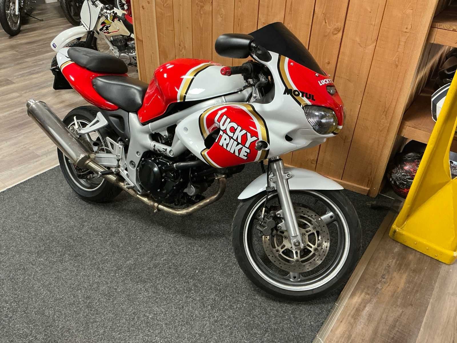 1999 Suzuki Tour “Lucky Strike” 600 Motorfiets, Motoren, Bedrijf, Overig