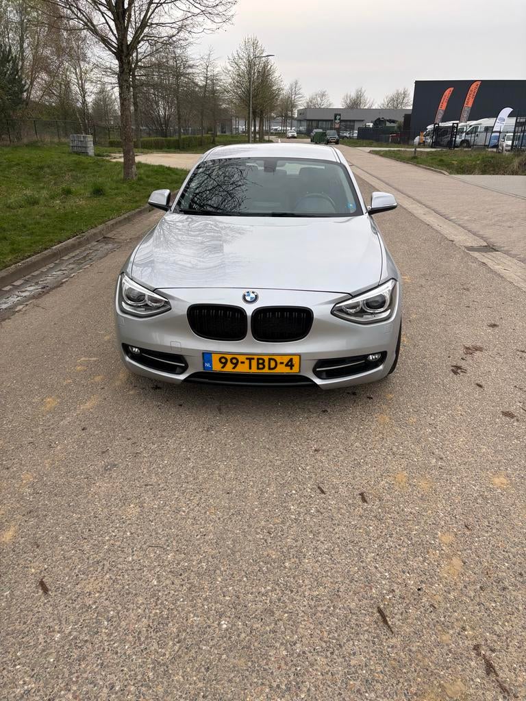 BMW 1-Serie 118I 125KW 5DR 2011 Grijs, Auto's, 1-Serie, Achterwielaandrijving, 4 cilinders, Origineel Nederlands