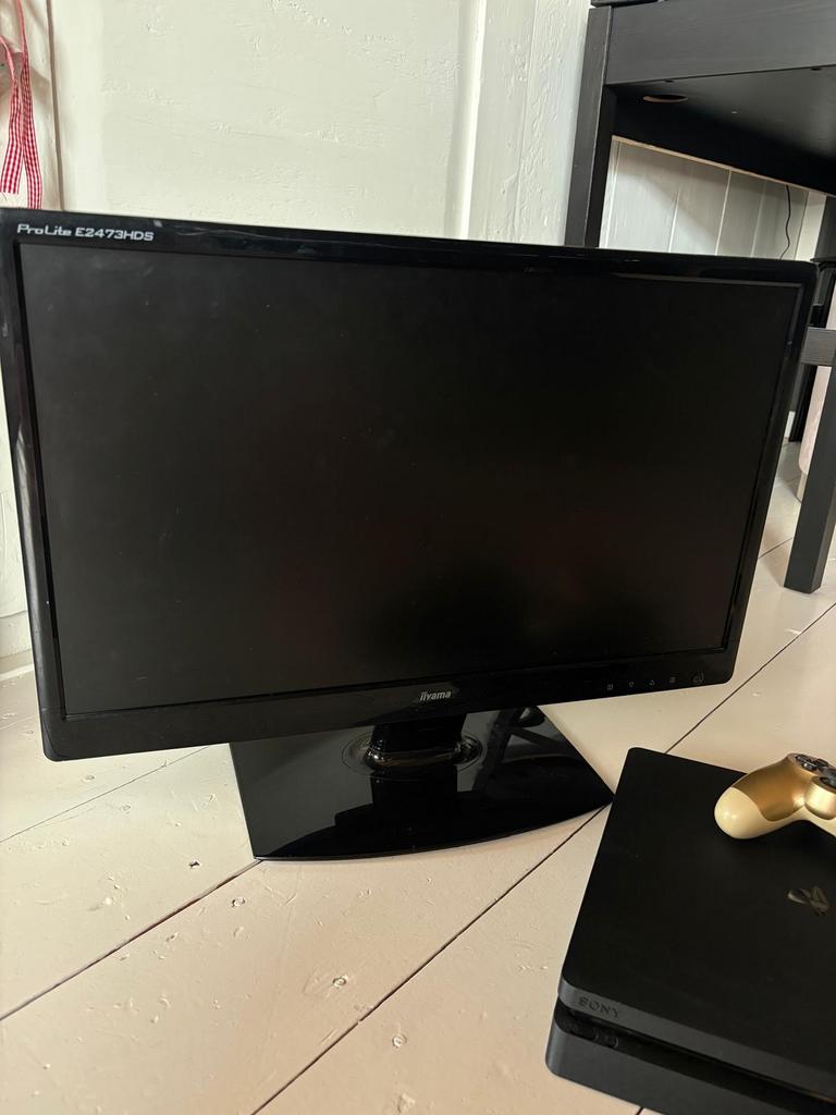 PlayStation 4 Slim met 8 games en monitor, Ophalen, Zo goed als nieuw