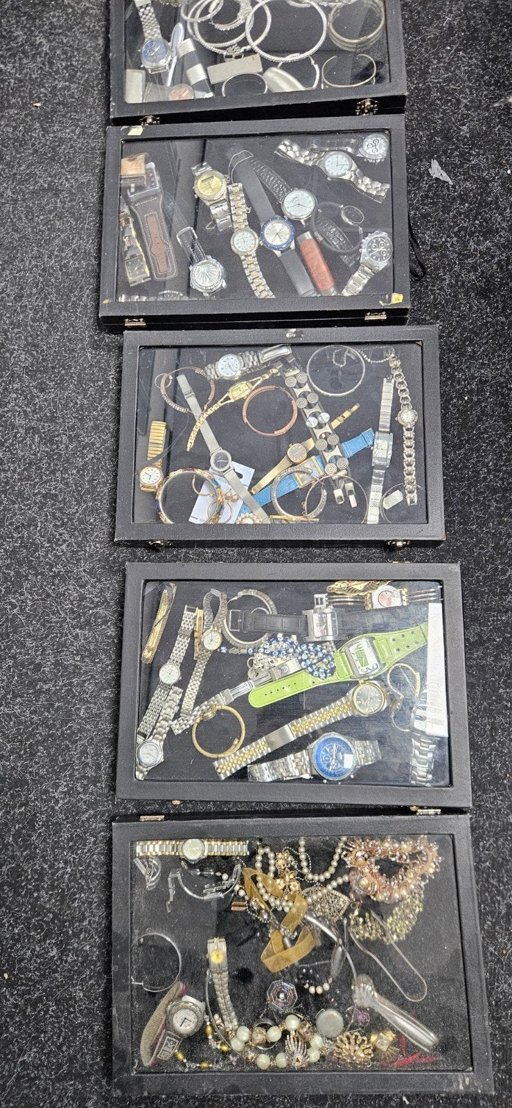 Sierraden ,horloge ,brillen en meer wordt niet los verkocht!, Overige materialen, Met hanger, Ophalen of Verzenden, Zo goed als nieuw