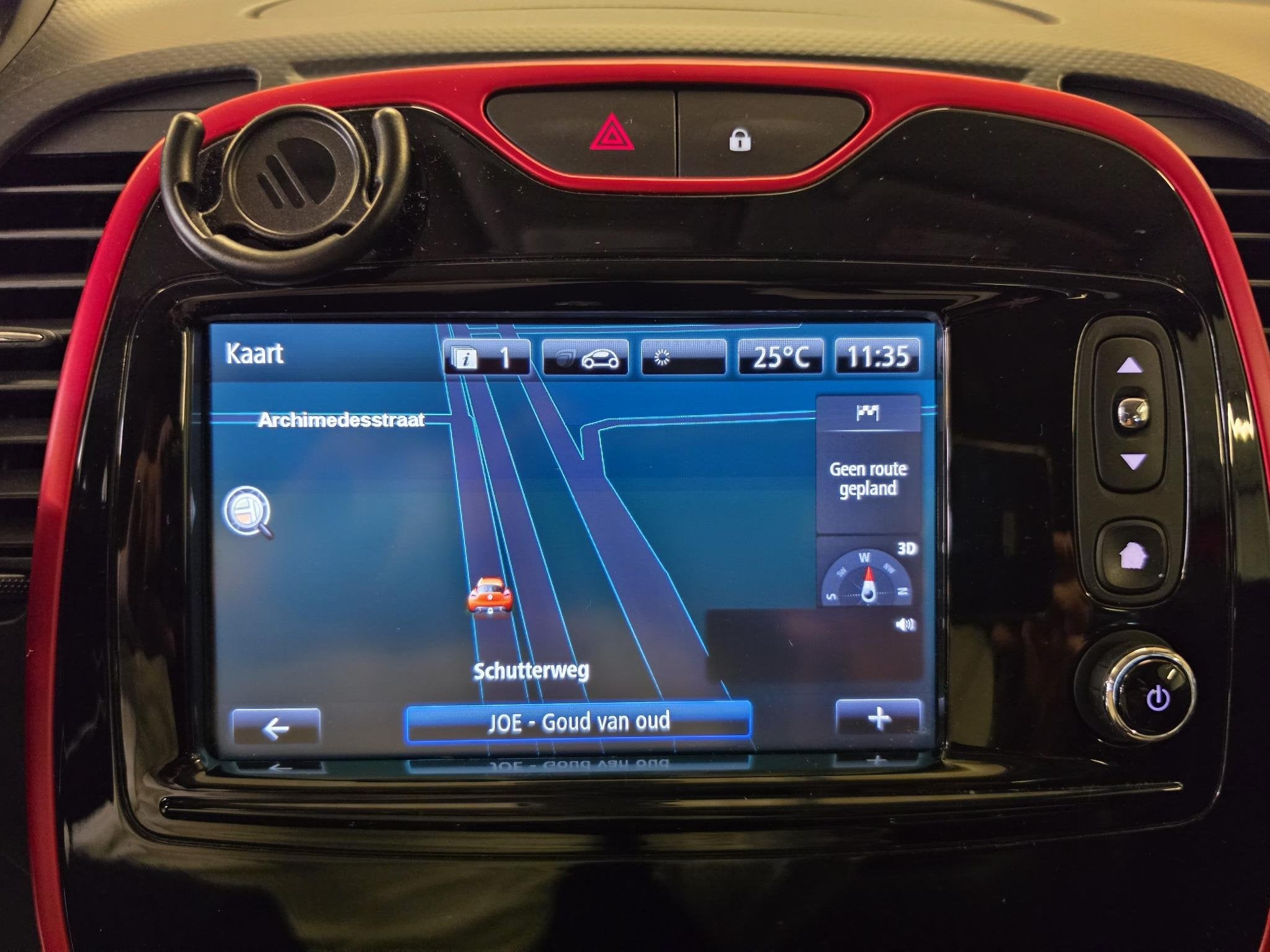 Renault Captur 0.9 TCe Helly Hansen | Navigatie | Parkeersen, Auto's, Voorwielaandrijving, Stof, Gebruikt, Huisgarantie