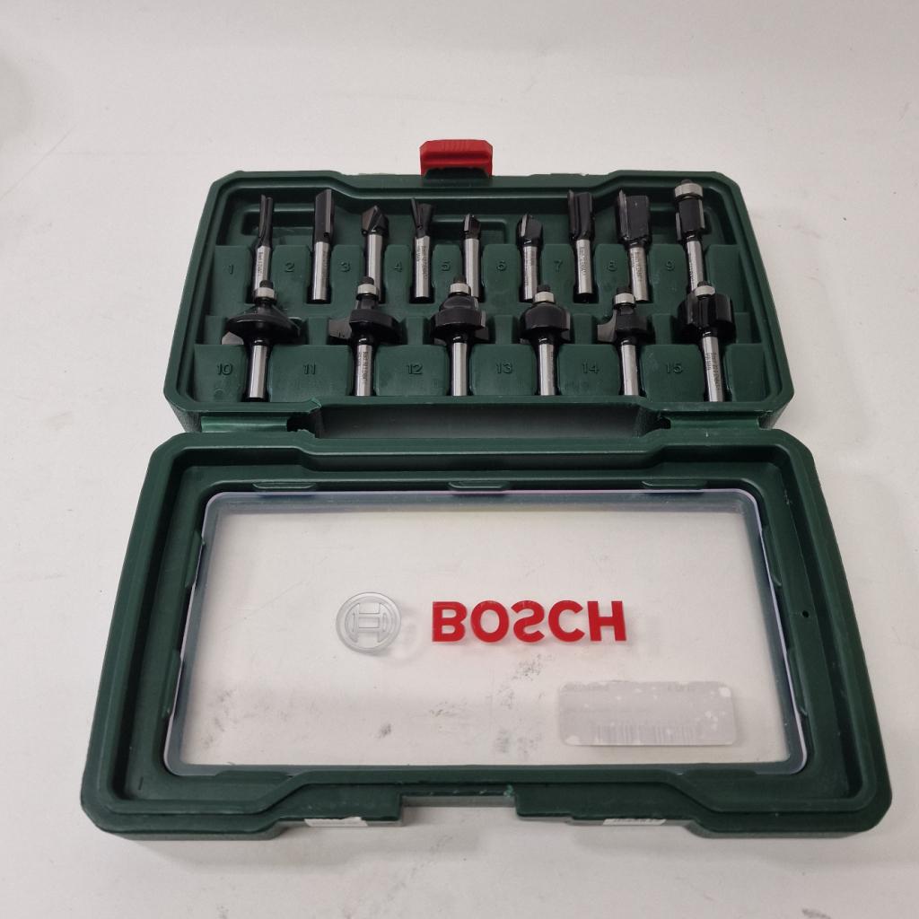 Bosch Frezenset-HM, 15-delig | Nieuwstaat, Bosch, Zo goed als nieuw, Support@bosch.com, Robert Bosch GmbH
Robert-Bosch-Platz 1
70839 Gerlingen-Schillerhöhe
Germany
