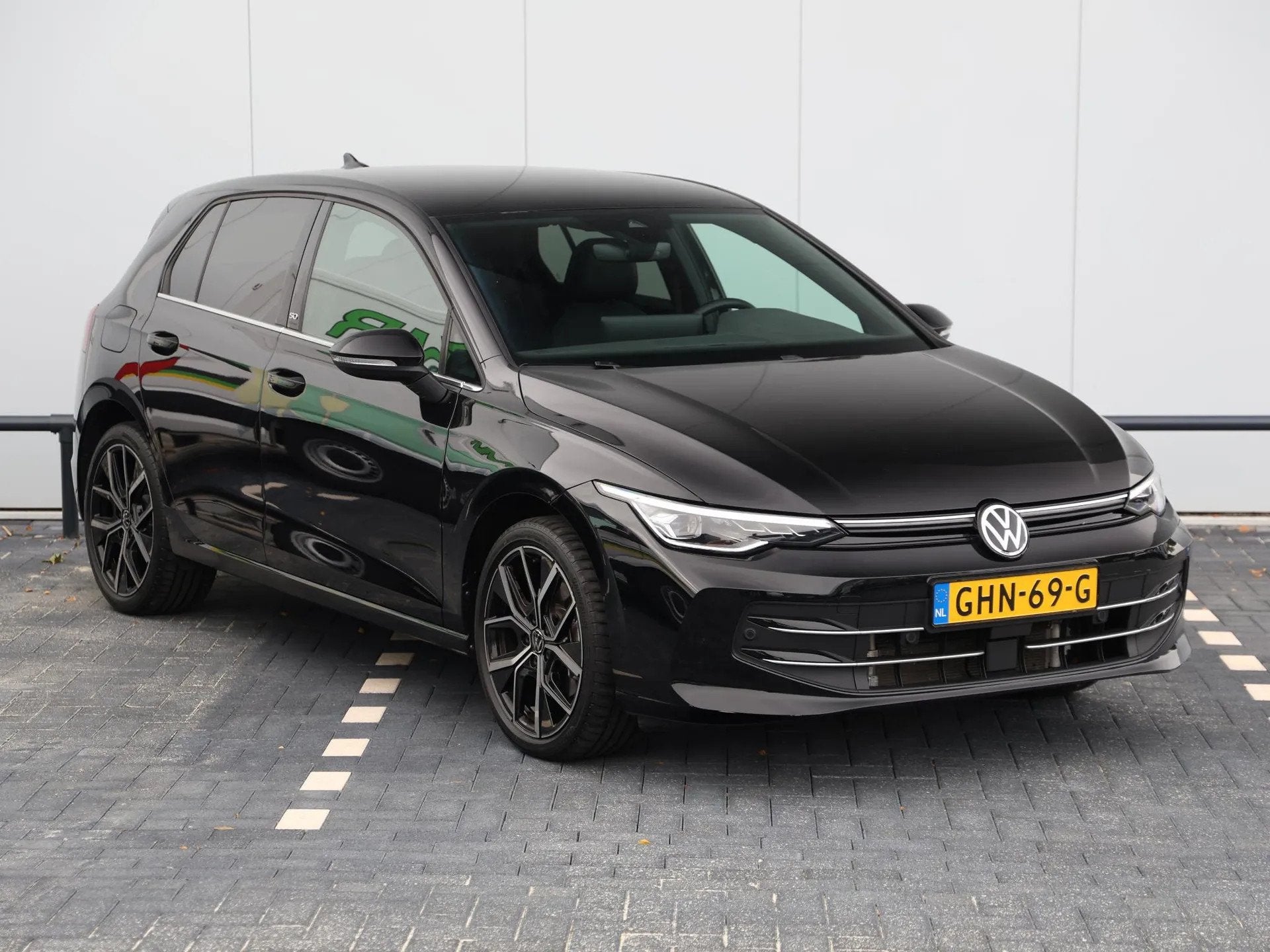 Volkswagen Golf 1.5 eHybrid Style 50 Edition (bj 2024), 4 cilinders, Zwart, Bedrijf, 1700 kg
