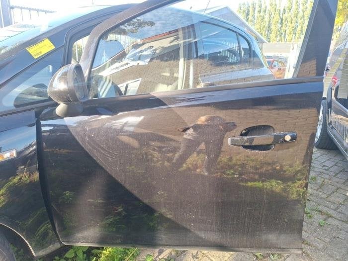 Portier 4Deurs links-voor van een Opel Corsa (2HU), Gebruikt, -, -, Opel