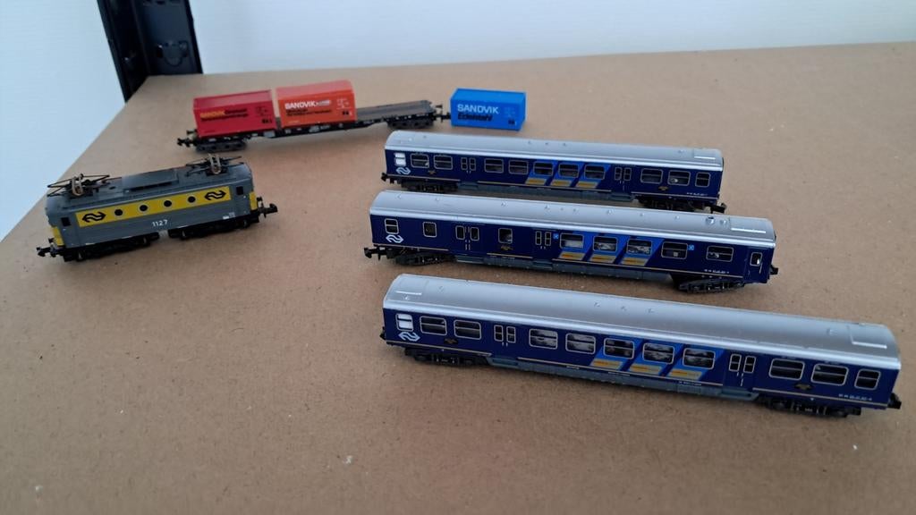 Complete verzameling N-spoor TREIN HUIZEN RAILS BOMEN enz., Ophalen, Gebruikt, Gelijkstroom, Trix
