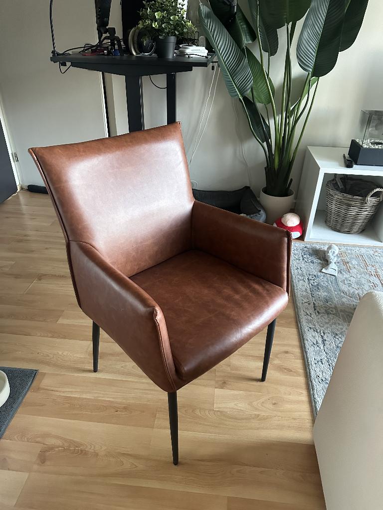 Nieuwe eetkamerstoel bruin kunstleer, Ophalen, Kunststof, Bruin, Zo goed als nieuw