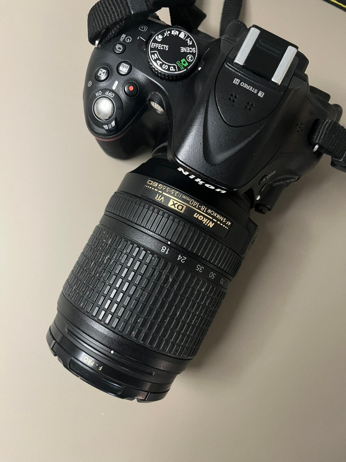 Nikon d5200 + 18-140mm lens, Ophalen, Gebruikt, Spiegelreflex, 4 t/m 7 keer