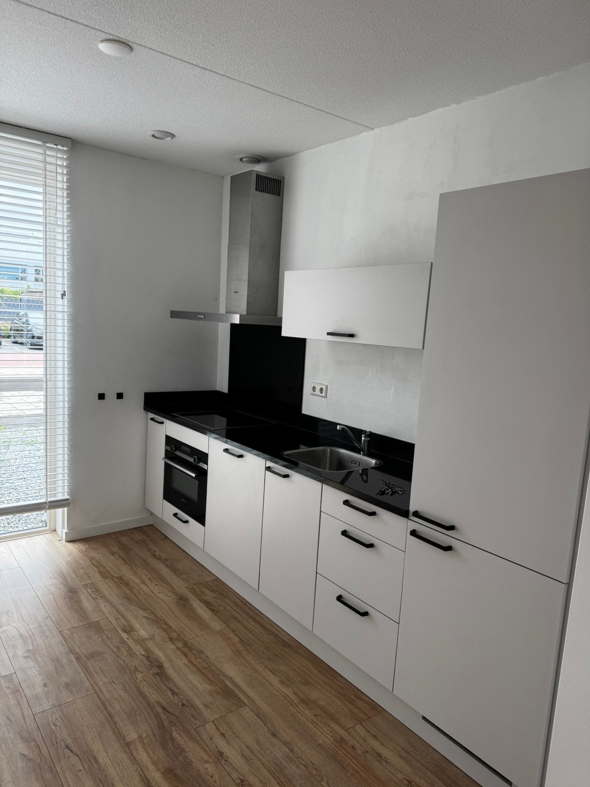 Compleet moderne keuken met Siemens apparatuur, Ophalen, Overige kleuren, Enkelwandige keuken, Zo goed als nieuw
