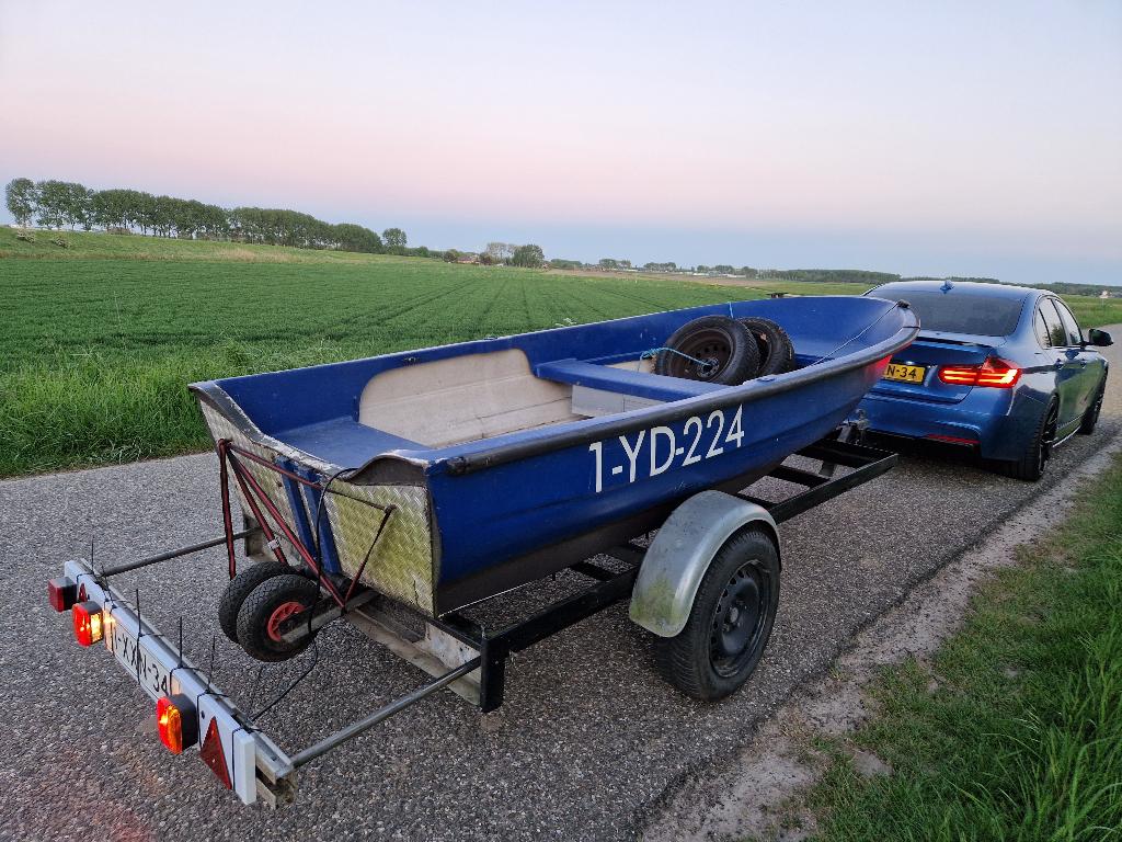 ELAN T 401 vis / tourboot inclusief trailer € 650,-, Watersport en Boten, Vis- en Consoleboten, Gebruikt, Overige merken, Viertaktmotor