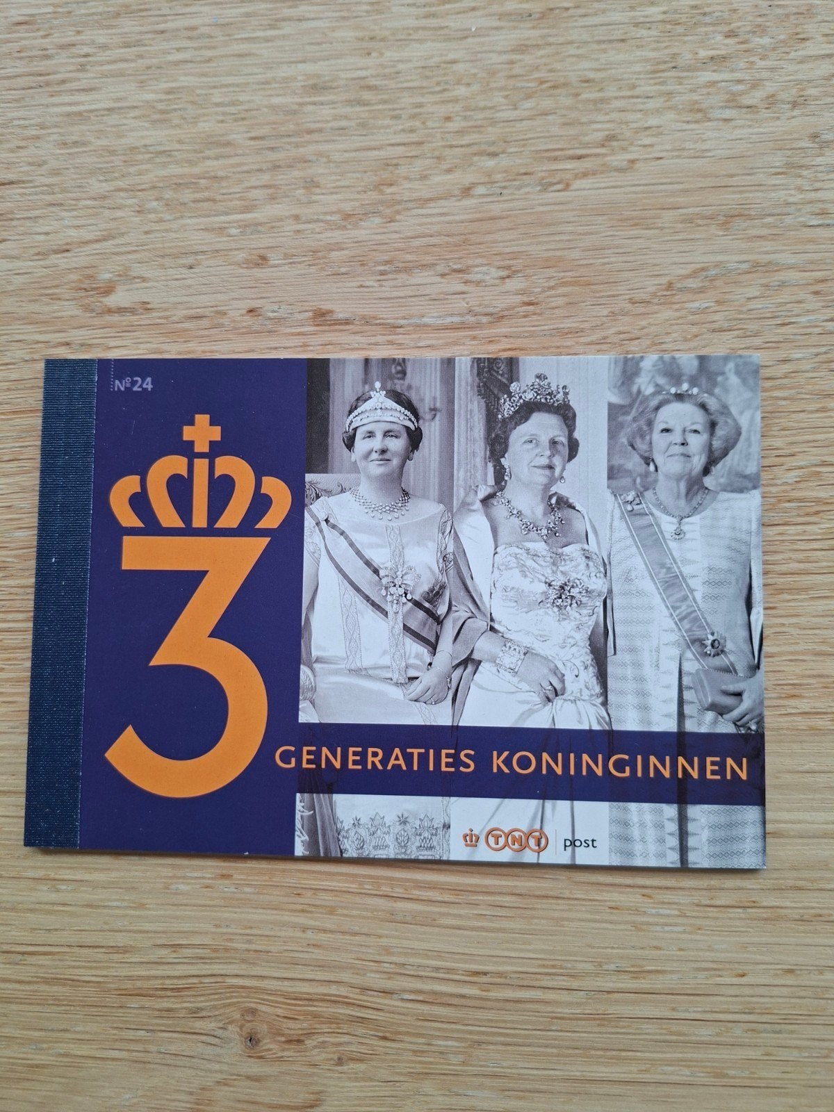 Postzegelboekje: 3 Generaties Koninginnen (2009), Verzamelen, Ophalen of Verzenden, Gebruikt, Nederland, Postzegel(s) of Munt(en)