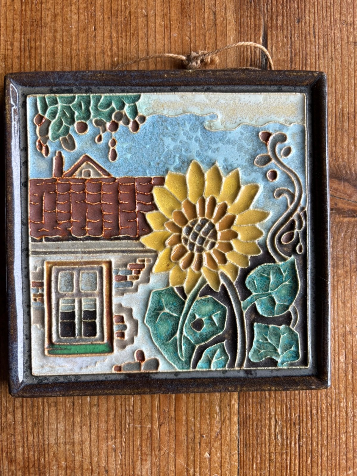 Porceleyne fles cloisonne wandtegel met zonnebloemen, Ophalen of Verzenden