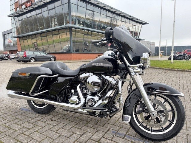 Harley-Davidson FLHXS ELECTRA STREETGLIDE UITV (bj 2015), Motoren, Dopplerlaan 26
9207 HC  Drachten, NL, H-D Benelux B.V., Bedrijf