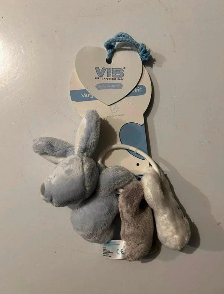 VIB Plush Rabbit Keyring Music/Beep/Crack, Ophalen of Verzenden, Zo goed als nieuw, Rammelaar, Met geluid