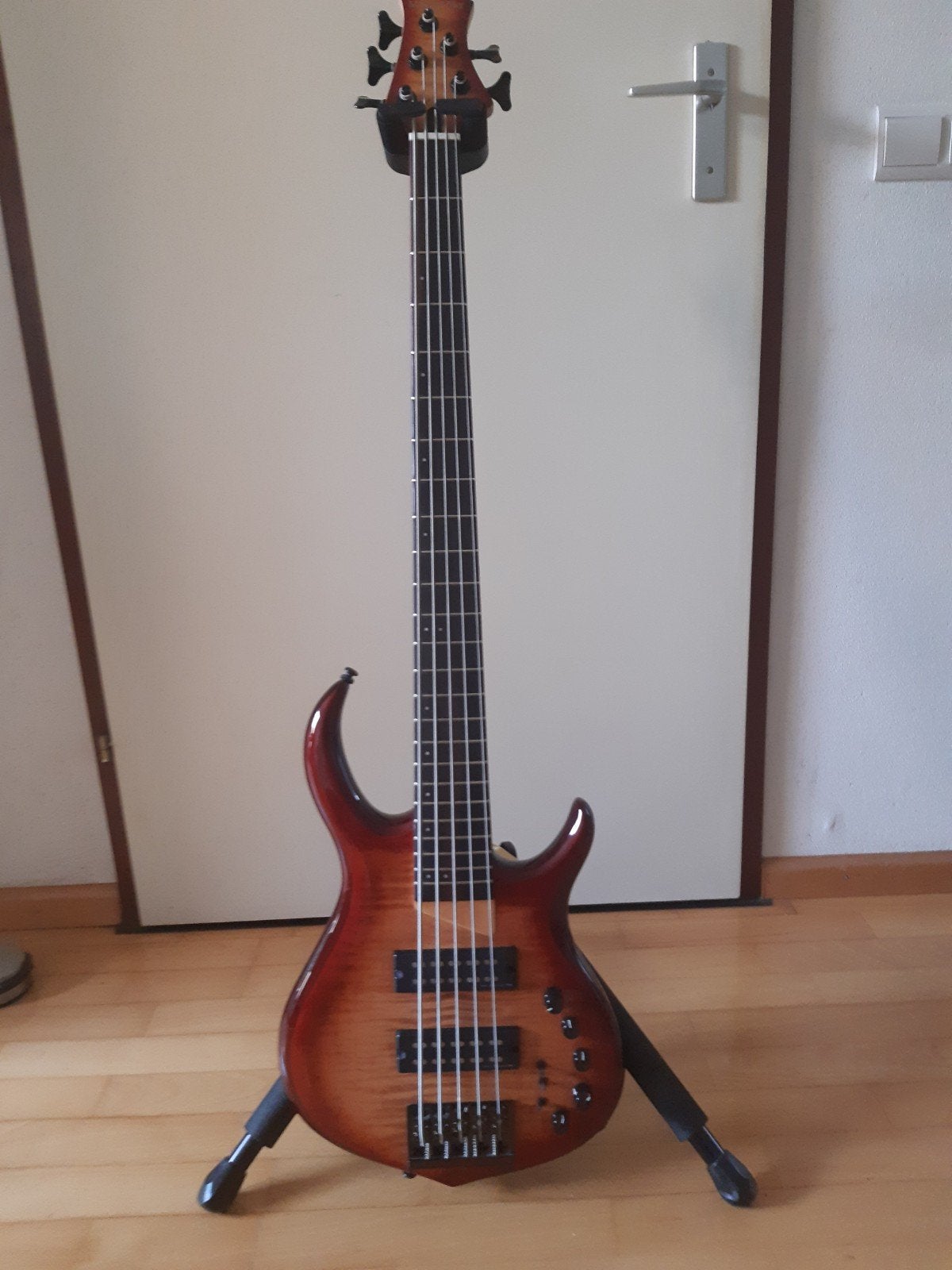 Marcus Miller M7 5-snarige basgitaar, Ophalen, Zo goed als nieuw, Elektrisch, 5-snarig