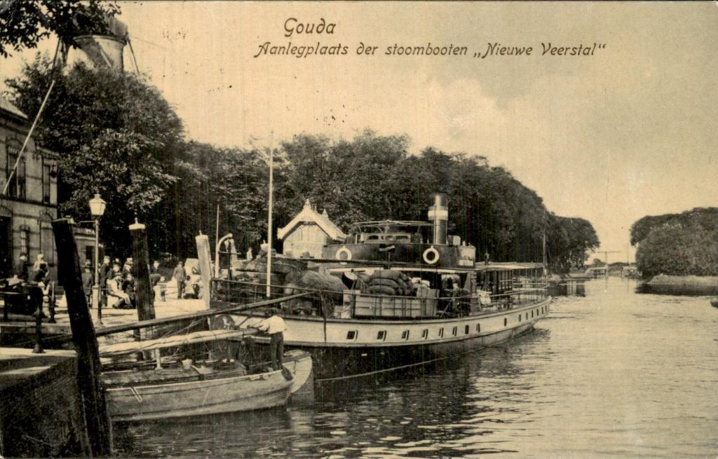 Gouda - Aanlegplaats der stoombooten - Nieuwe Veerstal, Ophalen of Verzenden, Voor 1920, Gelopen, Zuid-Holland