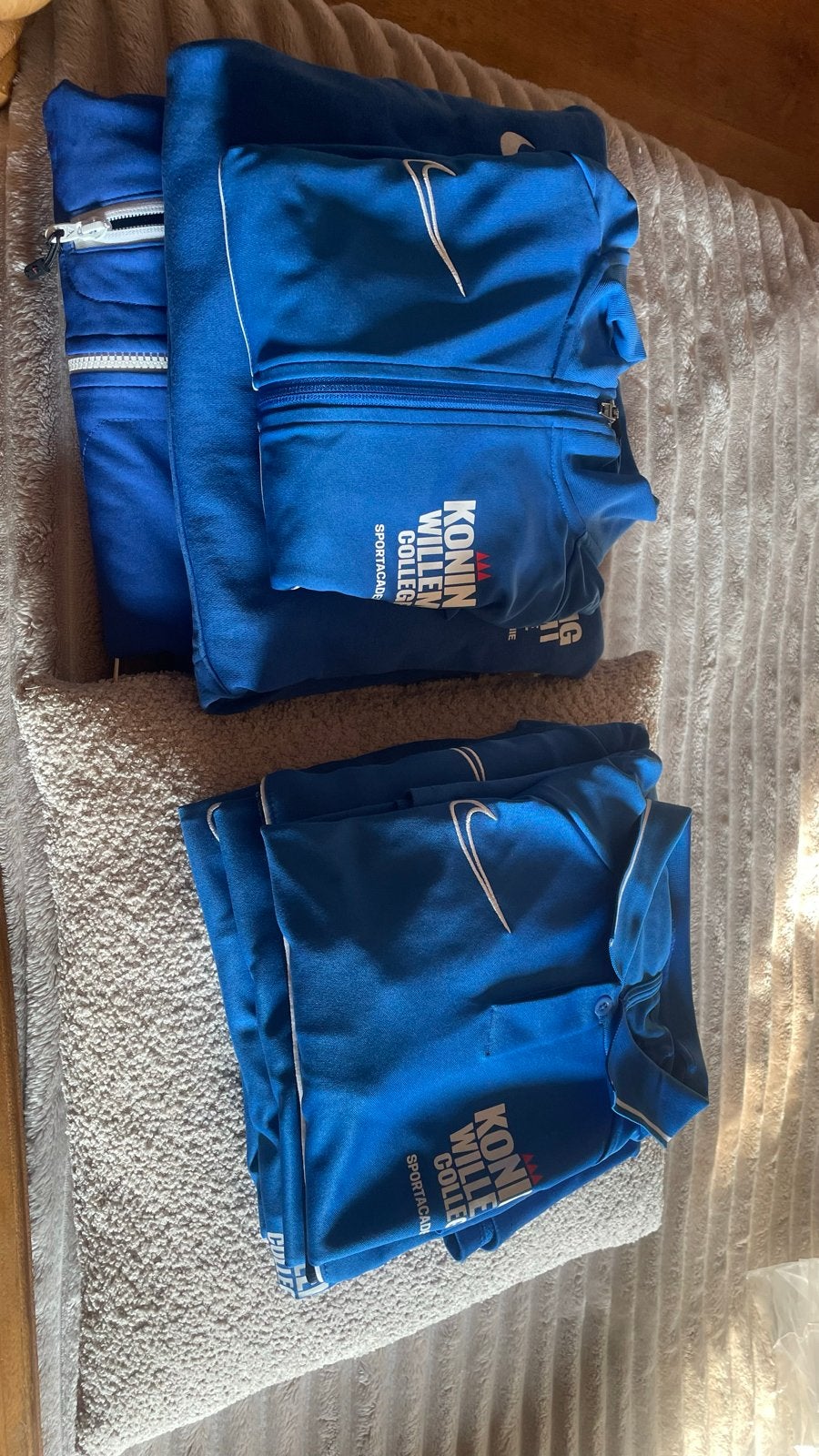 Nike sportkleding en jas - Koning Willem I College, Ophalen of Verzenden, Zo goed als nieuw, Algemeen, Maat 48/50 (M)