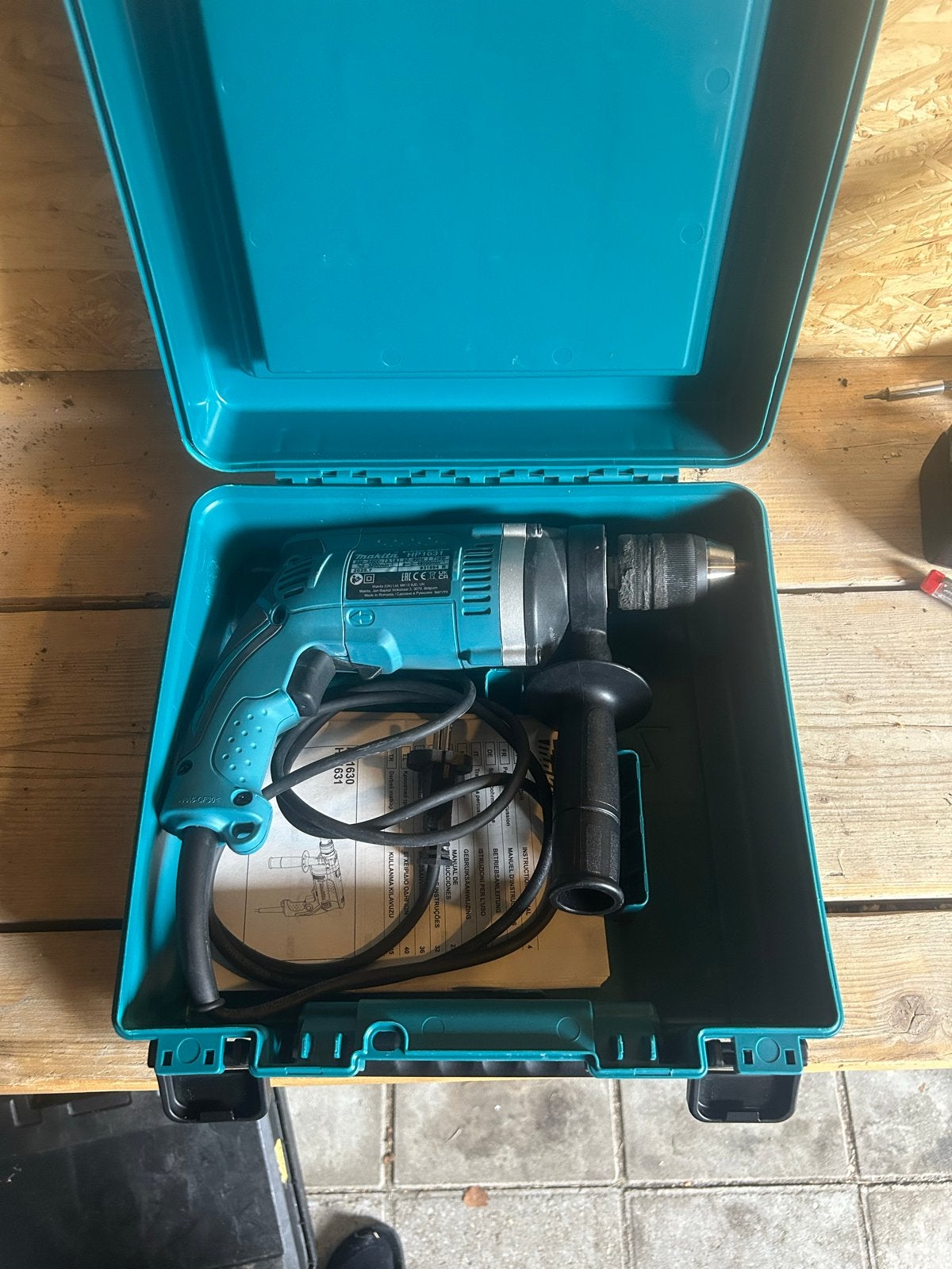 Makita HP1631 Hamerboor, 600 watt of meer, Boor- en/of Breekhamer, Verzenden, Zo goed als nieuw