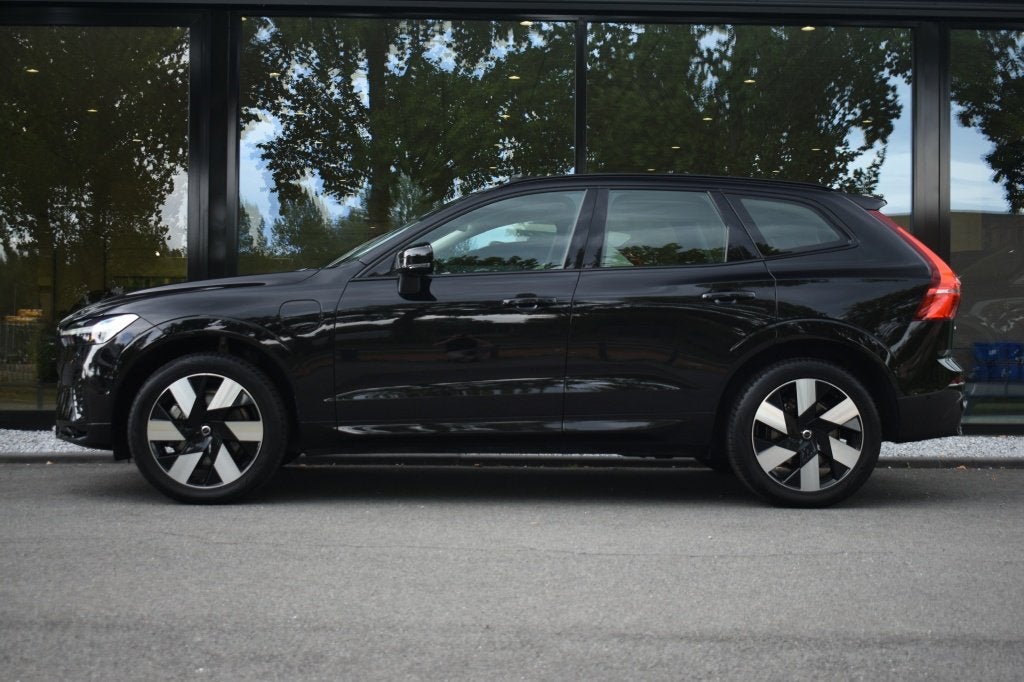 Volvo XC60 T6 350Pk AWD Ultra Dark | Trekhaak | Leder | 360, Automaat, Gebruikt, 4 cilinders, 24 maanden