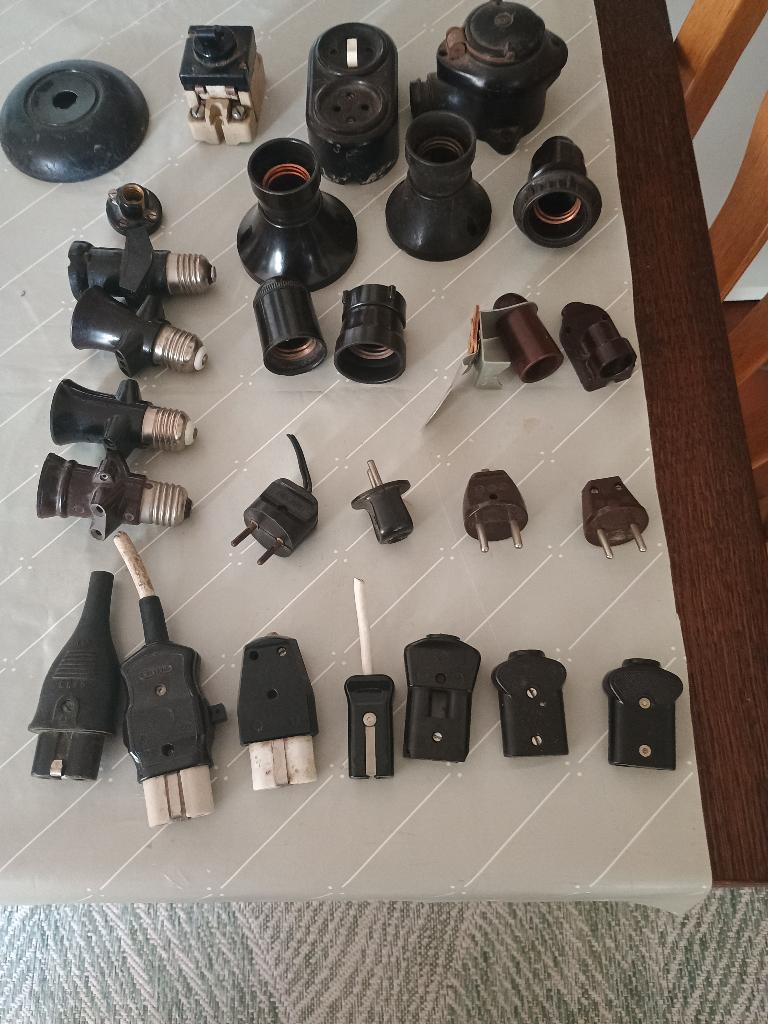 Oud bakeliet schakelmatiriaal en fittingen, Antiek en Kunst, Ophalen of Verzenden