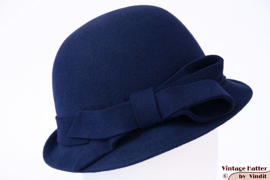 cloche dophoed Dameshoed Hawkins donker blauw vilt 54-58 new, Hoed, Hawkins, Nieuw, One size fits all