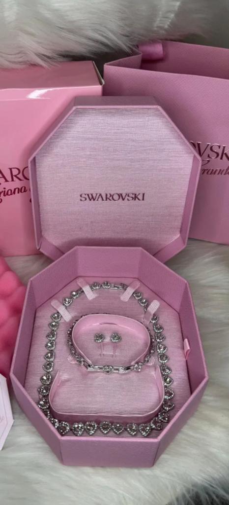 Swarovski, Ophalen of Verzenden, Zo goed als nieuw, Zwart, Handen en Nagels