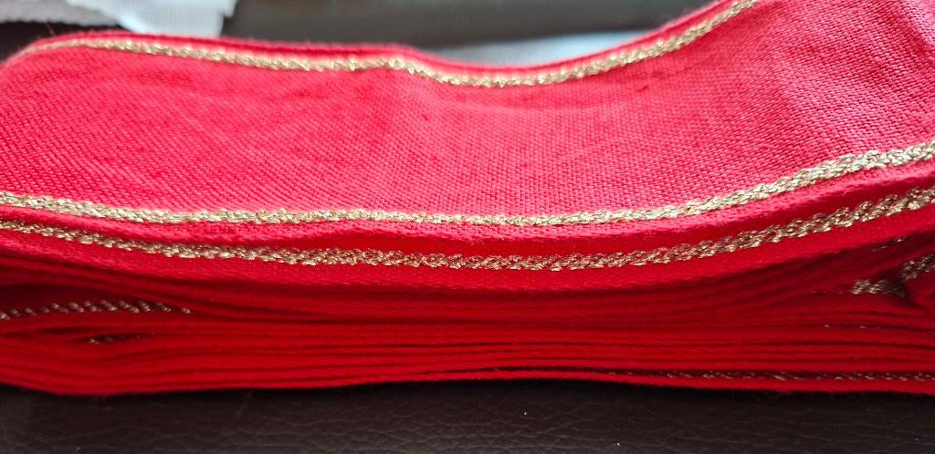 Borduurband rood met goud- 6 1/2 meter / 7 cm breed, Hobby en Vrije tijd, Ophalen of Verzenden, Nieuw, Overige typen