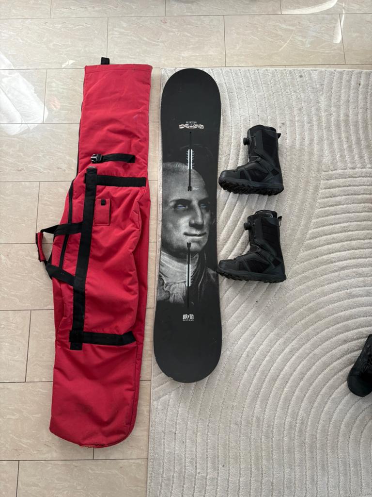 BURTON Snowboard + schoenen, Sport en Fitness, Snowboarden, Ophalen of Verzenden, Zo goed als nieuw, Schoenen