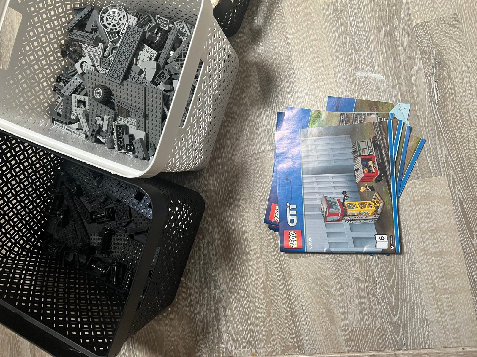 LEGO City 60198 Vrachttrein – Complete set met boekjes, Lego, Ophalen of Verzenden, Compleet, Complete set