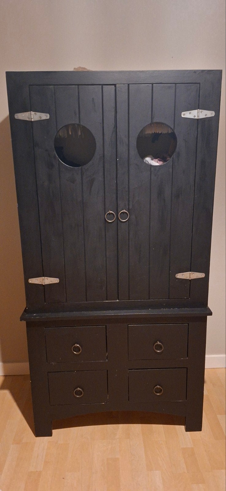 Oerdegelijke massief houten babykamer: kast en commode, Ophalen